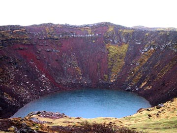 Volcano.jpg (33720 bytes)