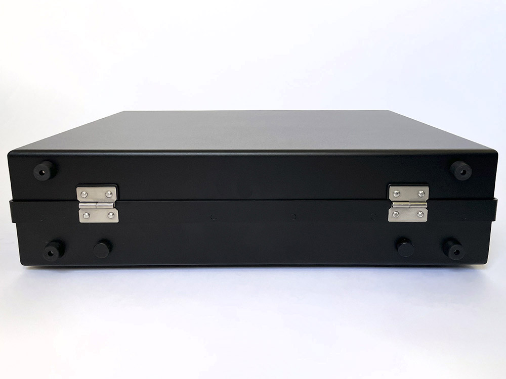 aluminite case bottom view