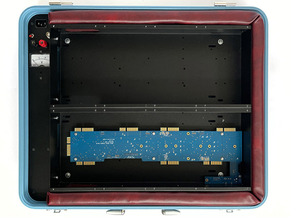 cosmo-naught case classsic - front view